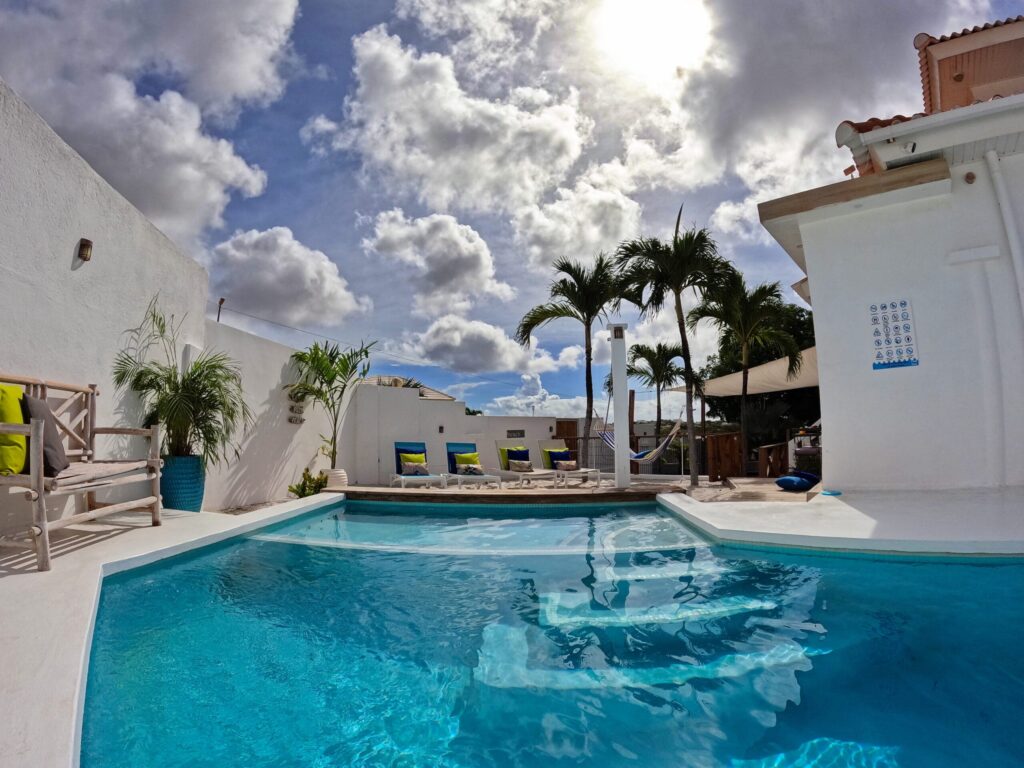 4 Blessings curacao pool